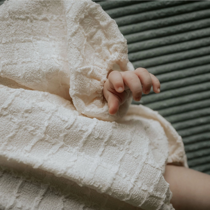 Kleid mit Stickdeteil " MILA"